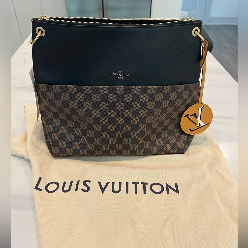 Louis Vuitton Maida Hobo